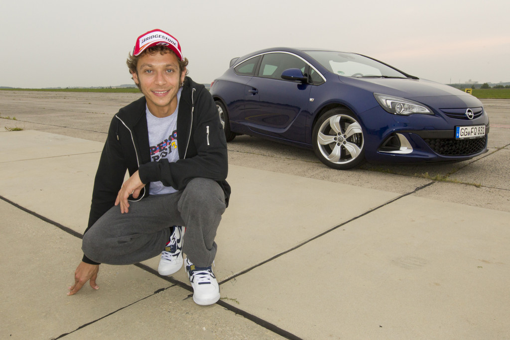 Valentino Rossi fährt Opel Astra OPC