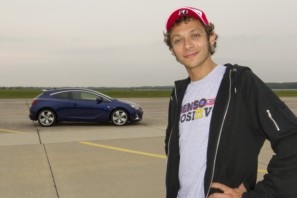 Valentino Rossi fährt Opel Astra OPC