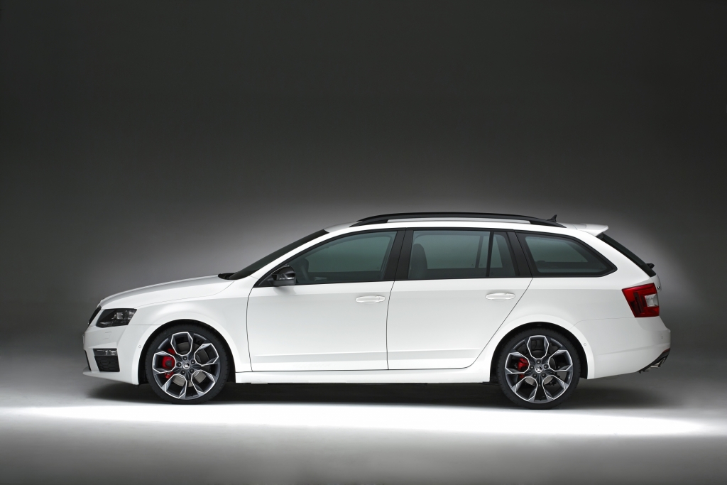 Wir wissen, dass wir hier ein Familienauto verkaufen, in dem auch mal kleine Kinder oder die Schwiegermutter mitfahren, sagt Skoda