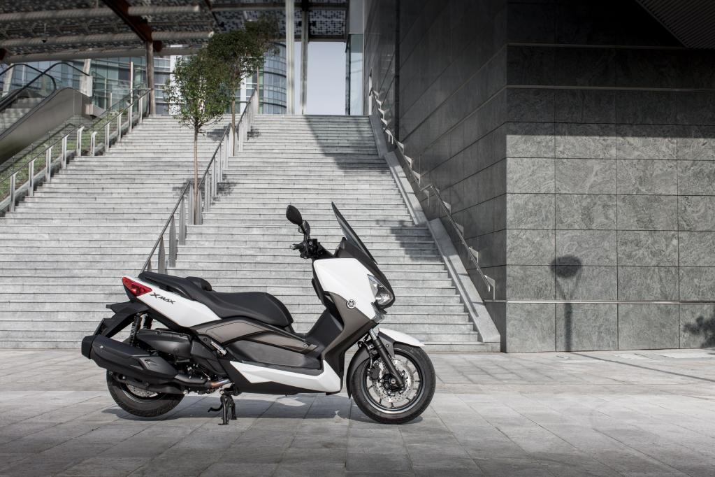 Yamaha X-Max 400: sparsamer Sport-Scooter