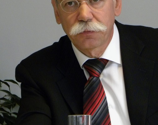 Zetsche setzt mit Aktienkauf Zeichen