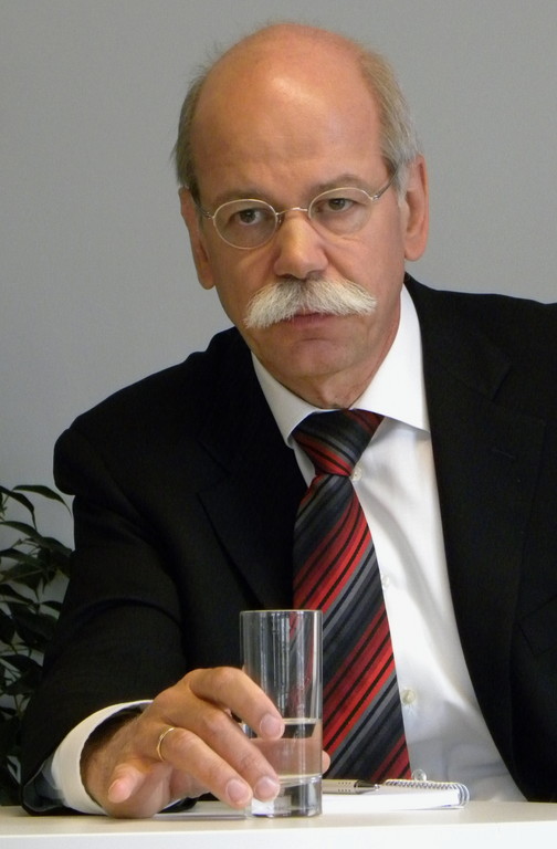 Zetsche setzt mit Aktienkauf Zeichen