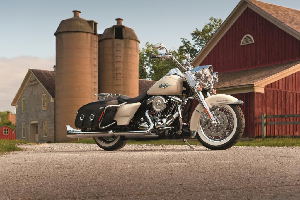 Auch bei der Road King Classic sorgt eine elektronische Bremskraftverteilung für bessere Verzögerung