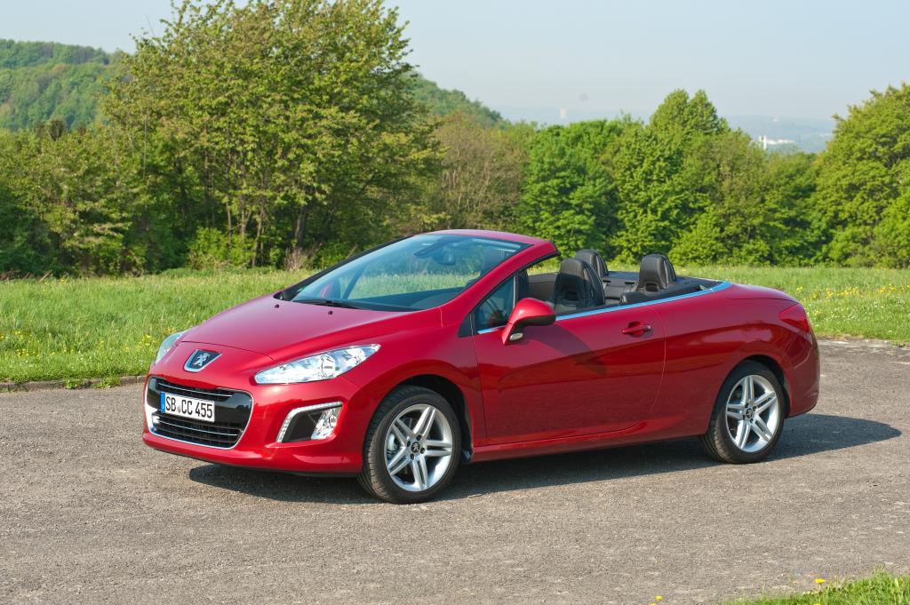 Bei Peugeot klappen seit 80 Jahren die Metalldächer
