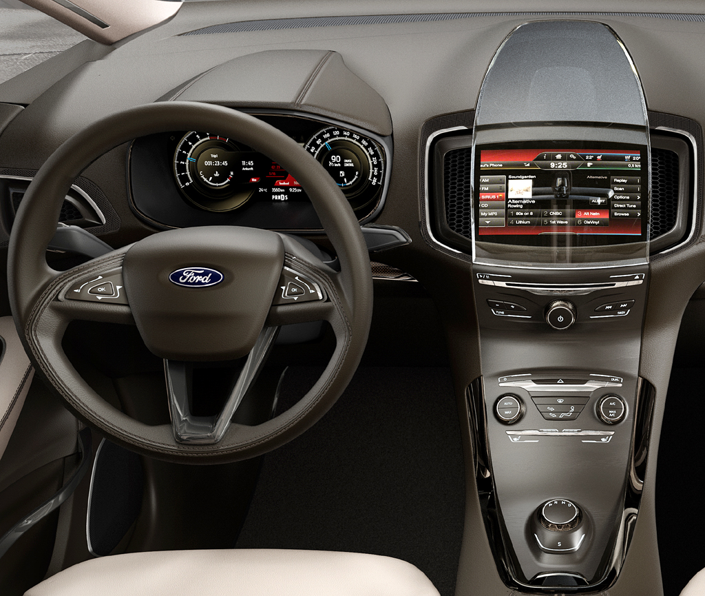 Blick ins übersichtlich-noble Cockpit. 