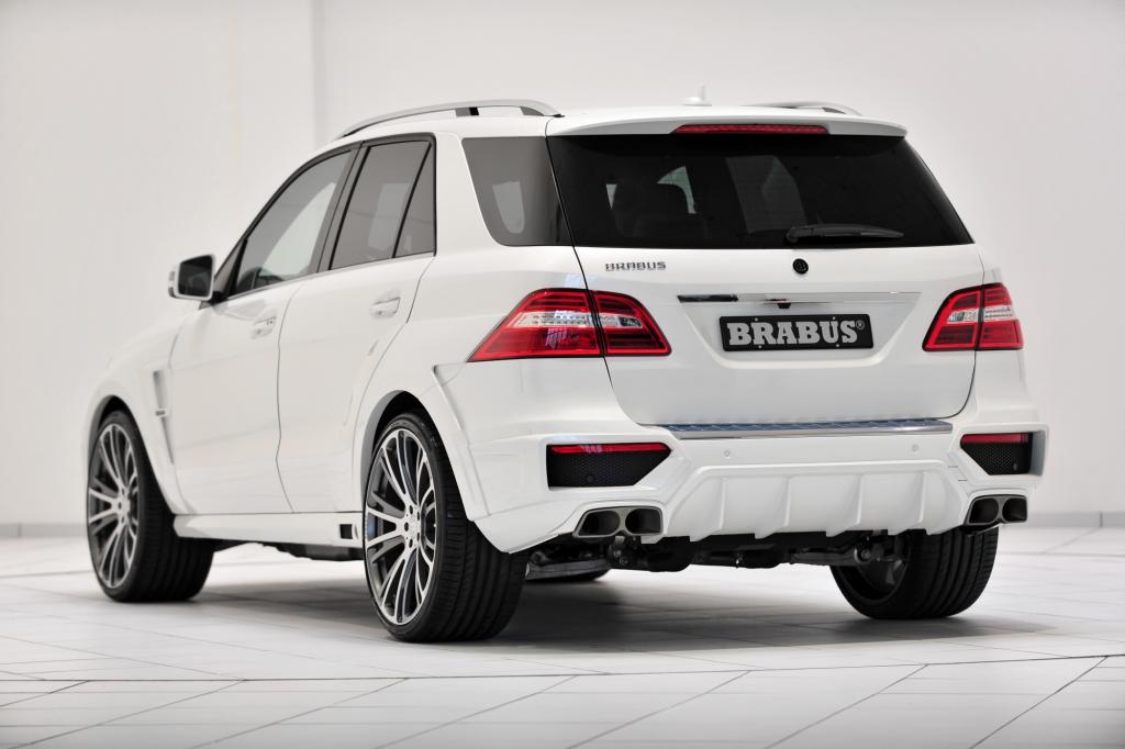 Brabus hat sich der Mercedes SUV ML 63 AMG und GL 63 AMG angenommen und die von Haus aus schon nicht eben schwächlichen Modelle im Bottrop-Stil gepimpt.
