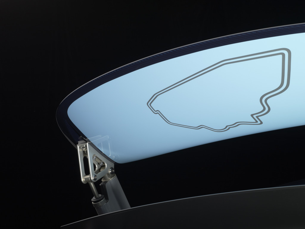 Bugatti legt sechs Mal drei Legenden-Fahrzeuge auf