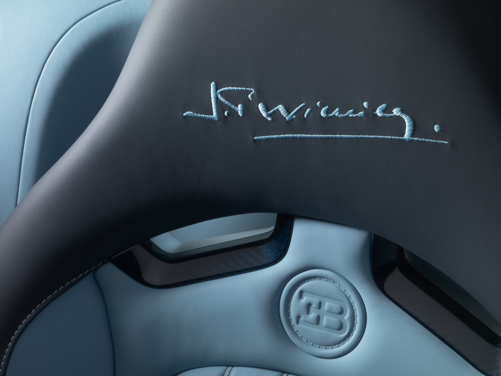 Bugatti legt sechs Mal drei Legenden-Fahrzeuge auf