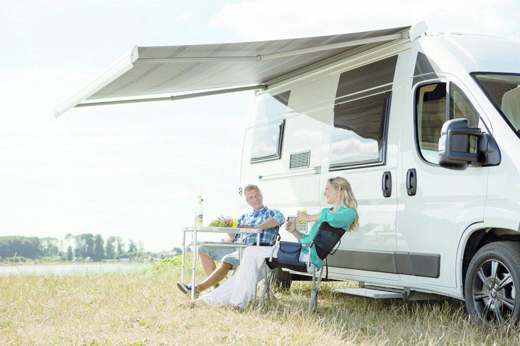 Caravan-Salon 2013: Stützenlose Markise bald auch für Kastenwagen
