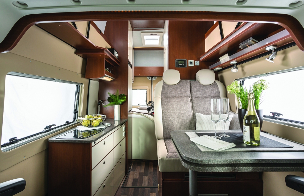Caravan Salon Düsseldorf 2013: BavariaCamp zeigt neue Baureihen Primeur und Superior