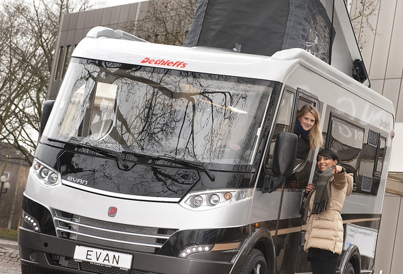Caravan Salon Düsseldorf 2013: Dethleffs präsentiert kompakten Evan in Serienreife