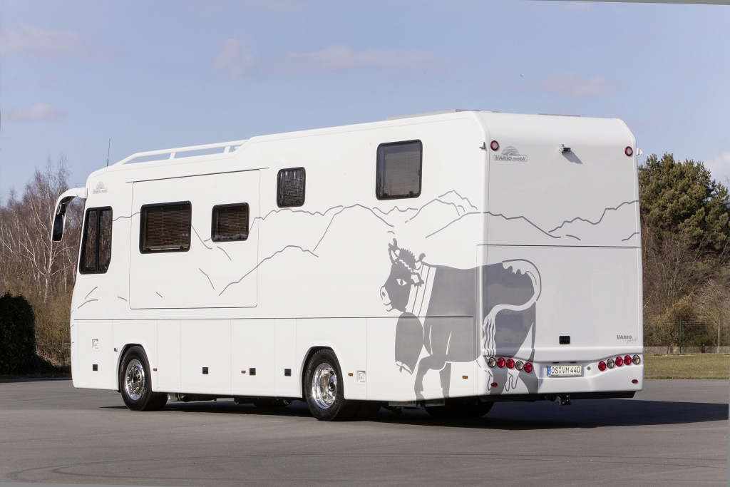 Caravan Salon Düsseldorf 2013: Vario zeigt Perfect 1100 SH mit Vollausstattung, ausfahrbarem Erker und Pkw-Garage