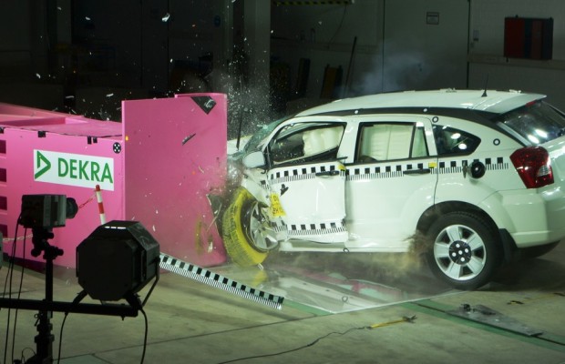 Dekra testet Fahrzeuge nach aktuellen US-Testprozeduren