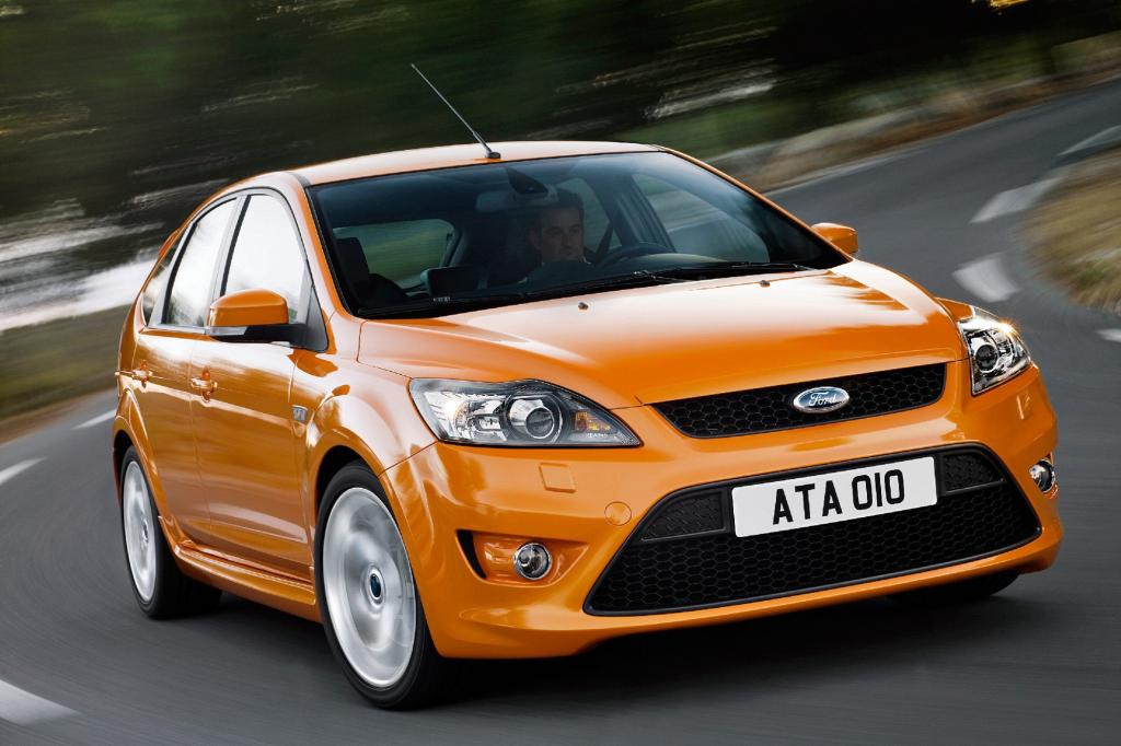 Der Focus ST trat gegen den VW Golf GTI an