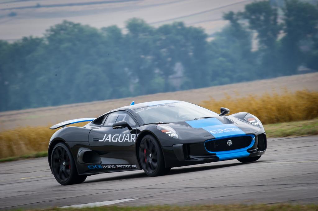 Der Jaguar C-X75 fährt, aber wird nicht gebaut