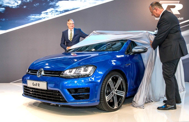 Der Straßenkämpfer: VW enthüllt erstmals neuen Golf R / Auslieferungen ab November