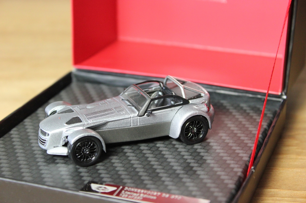 Donkervoort: Roadster für den Schreibtisch