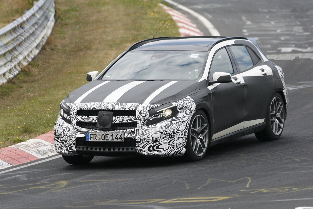 Erwischt: Erlkönig Mercedes GLA 45 AMG – Schnell neben der Spur
