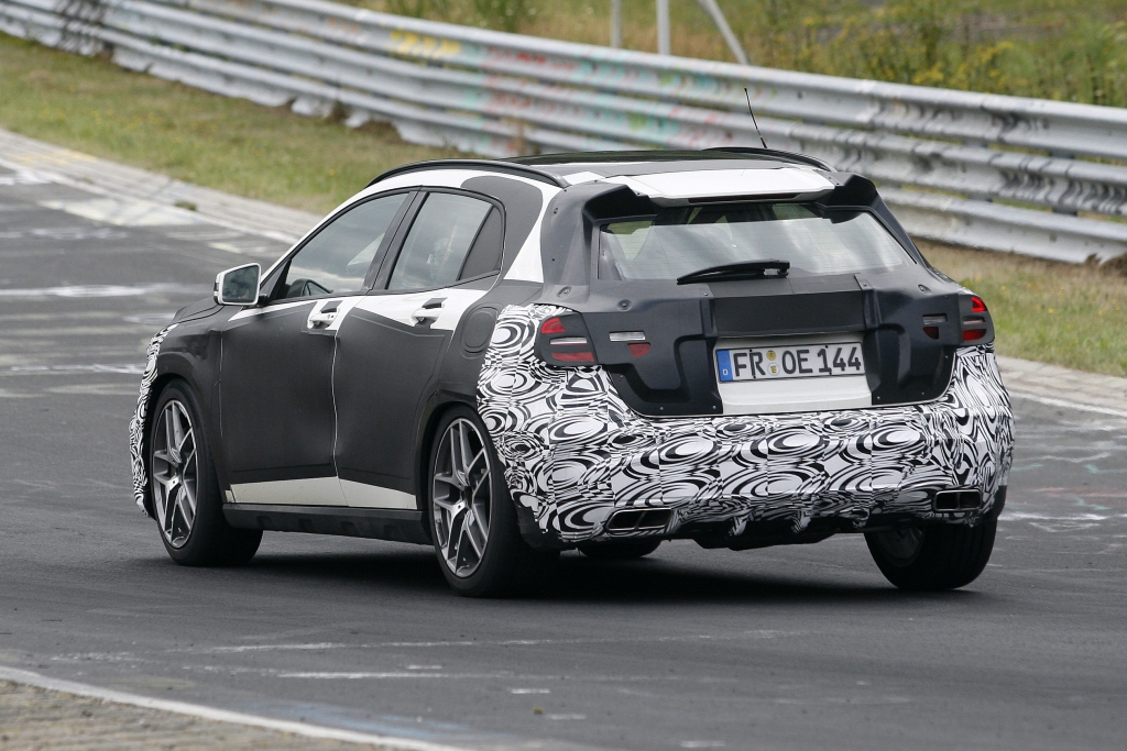 Erwischt: Erlkönig Mercedes GLA 45 AMG – Schnell neben der Spur