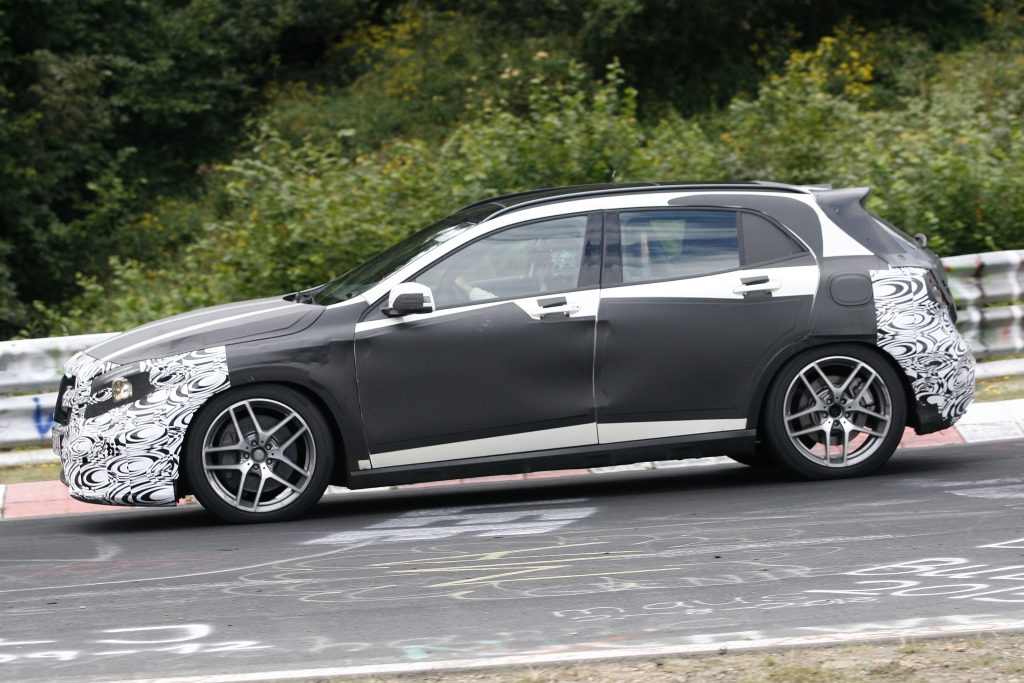 Erwischt: Erlkönig Mercedes GLA 45 AMG – Schnell neben der Spur