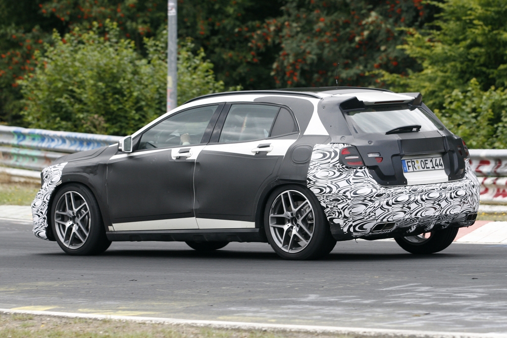 Erwischt: Erlkönig Mercedes GLA 45 AMG – Schnell neben der Spur