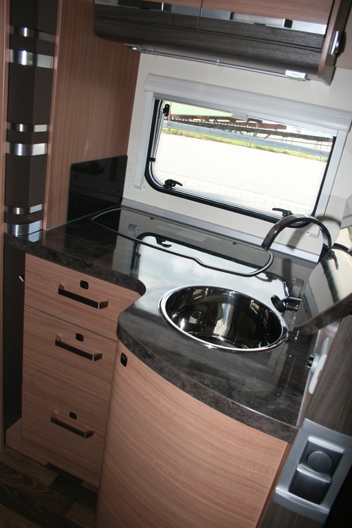 Fahrbericht Knaus Sky Wave 650 MF: Keine Enge