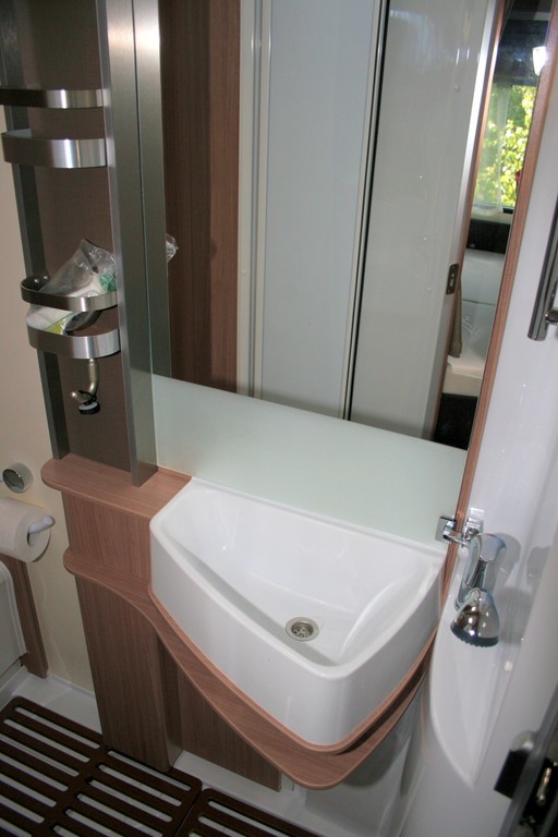 Fahrbericht Knaus Sky Wave 650 MF: Keine Enge