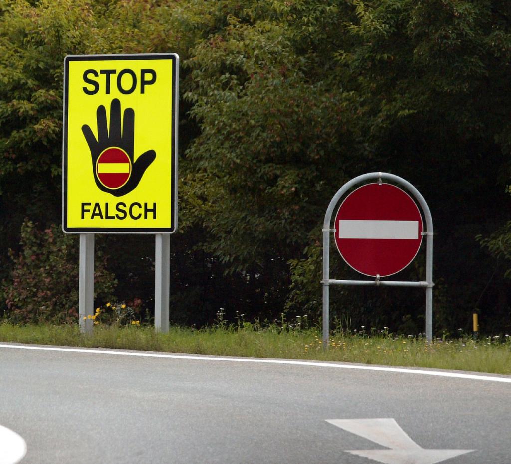 Forderung an Fahrschulen  - Mehr Unterricht gegen Geisterfahrten