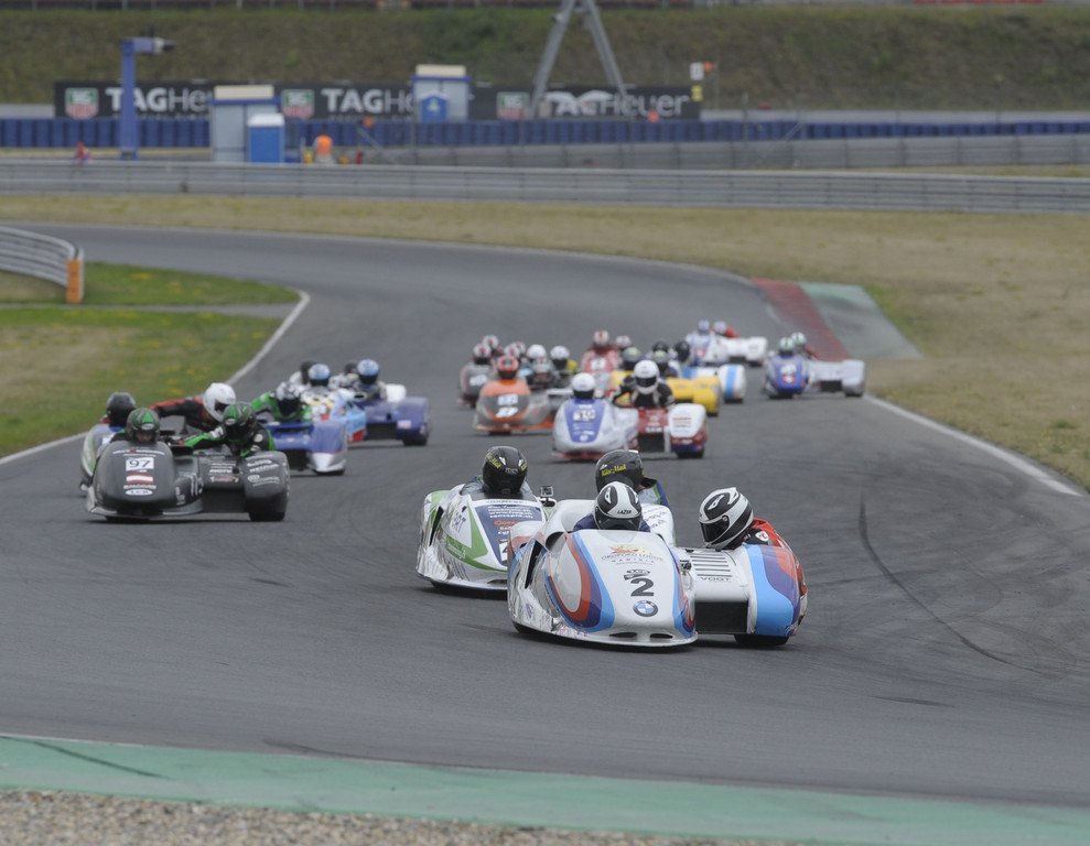 German Speedweek: Suzuki gewinnt Acht-Stunden-Rennen