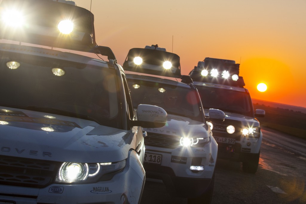 Hella leuchtet Land Rover den Weg