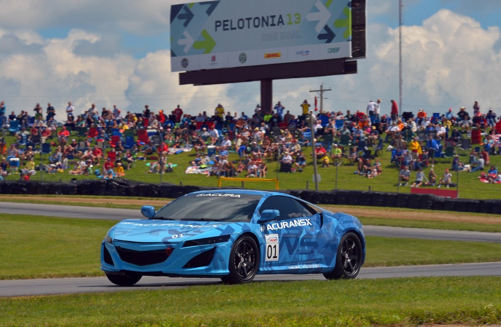 Honda zeigt NSX-Prototypen auf Rennstrecke