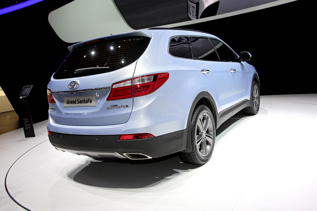 IAA 2013: Hyundai peppt den i10 auf und streckt den Santa Fe