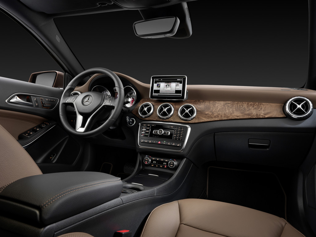 IAA 2013: Mercedes-Benz GLA fährt mit Spitzenwerten vor