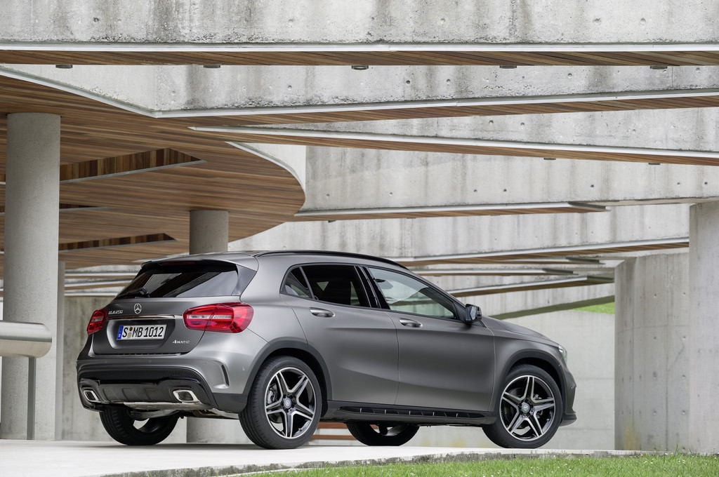 IAA 2013: Mercedes-Benz GLA fährt mit Spitzenwerten vor