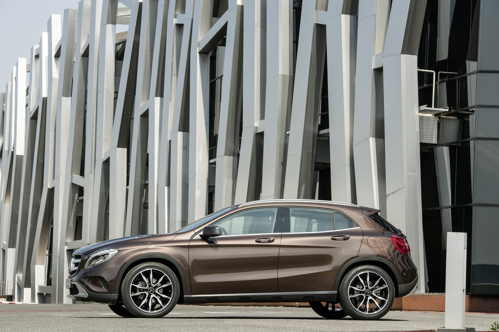 IAA 2013: Mercedes-Benz GLA fährt mit Spitzenwerten vor