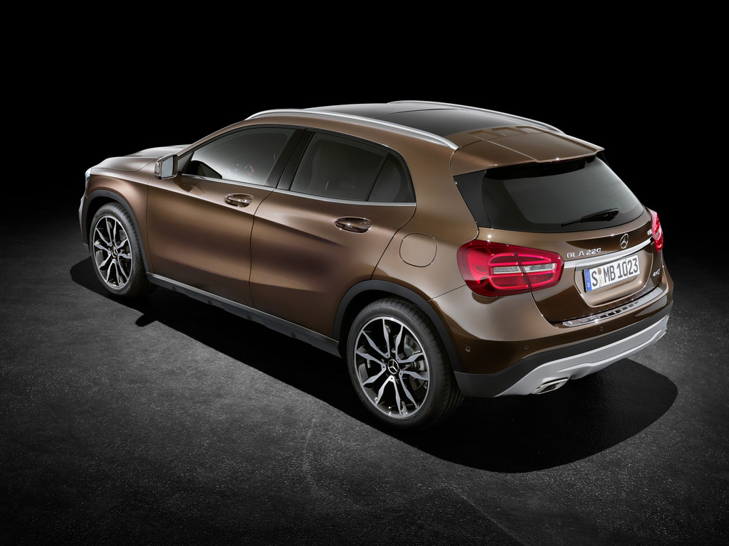 IAA 2013: Mercedes-Benz GLA fährt mit Spitzenwerten vor