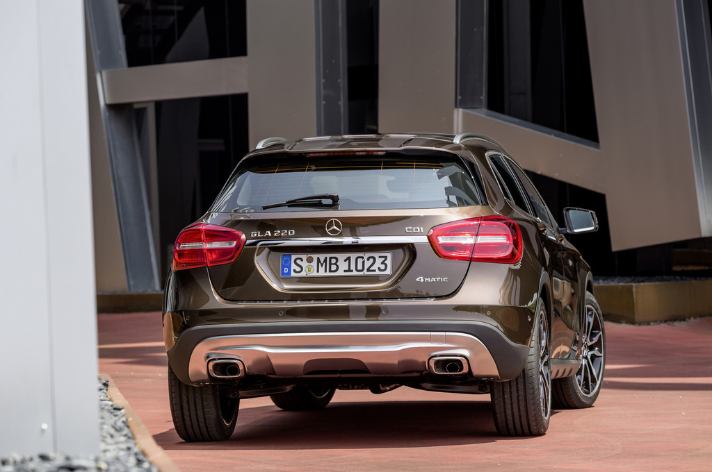 IAA 2013: Mercedes-Benz GLA fährt mit Spitzenwerten vor