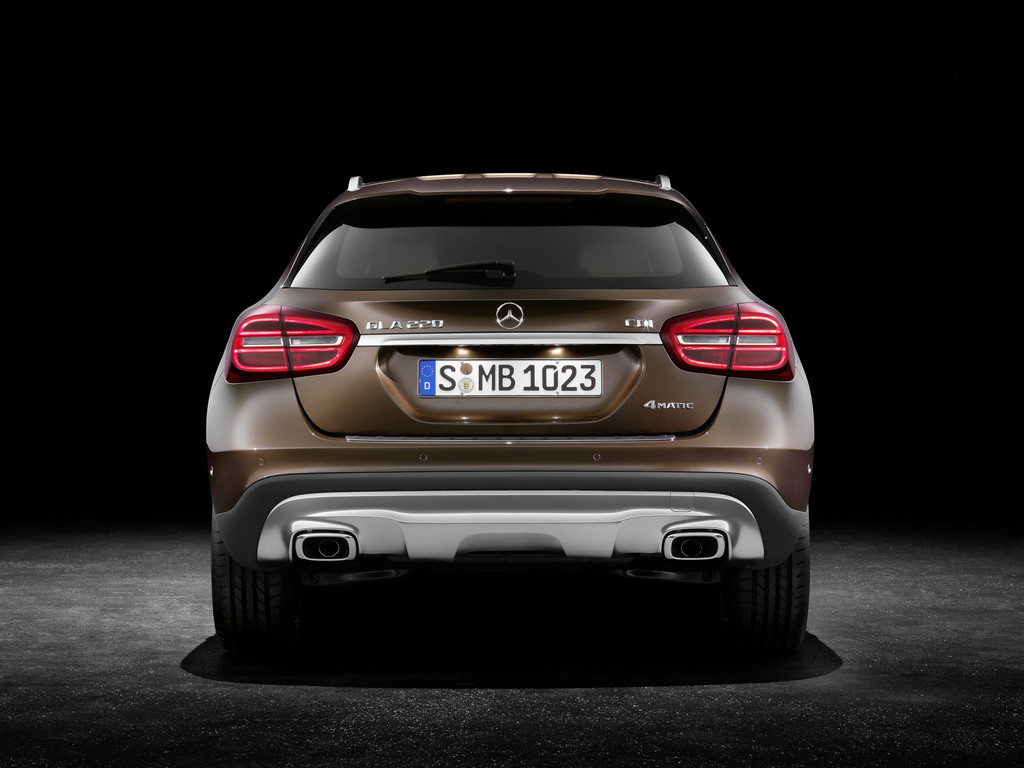 IAA 2013: Mercedes-Benz GLA fährt mit Spitzenwerten vor
