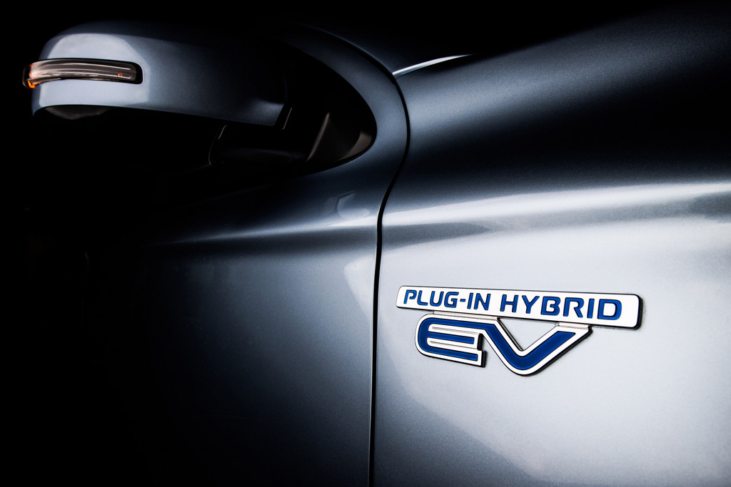 IAA 2013: Mitsubishi Outlander PHEV gibt sein Deutschland-Debüt