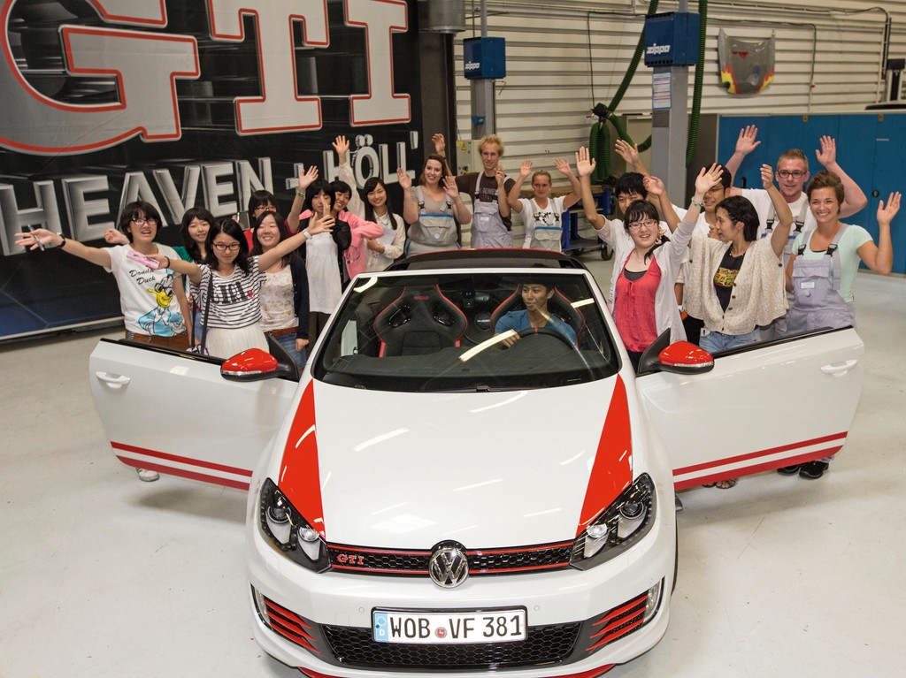 Japanische Jugendbotschafter informieren sich bei VW