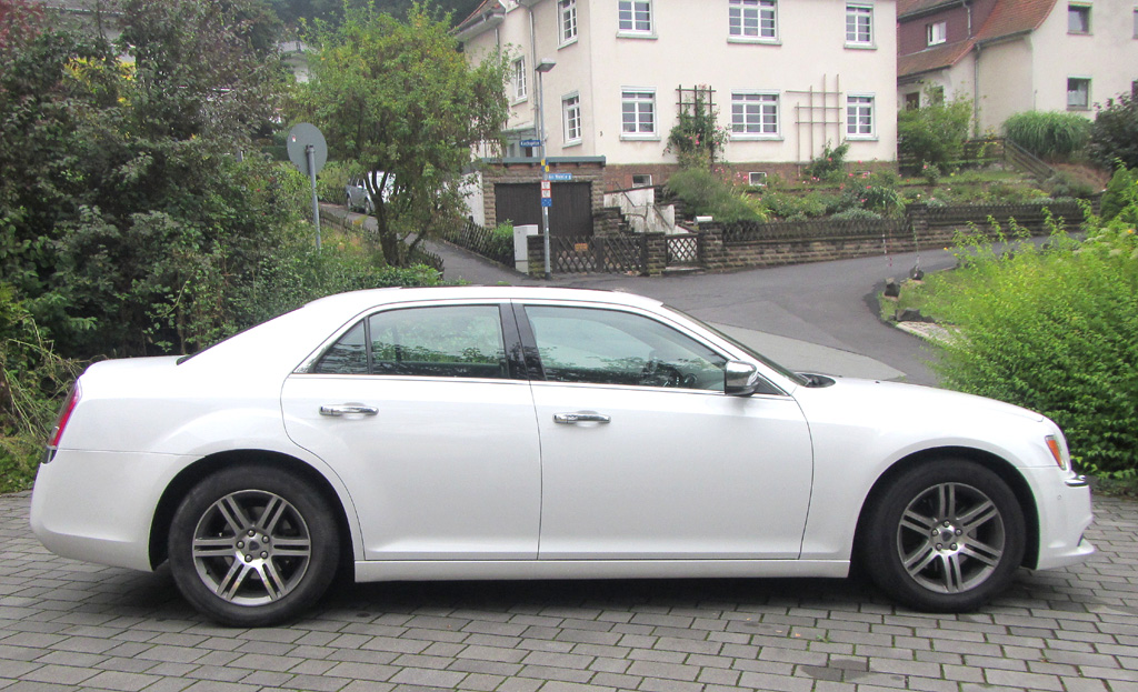 Lancia Thema: Und so sieht die Stufenheck-Limousine von der Seite aus.