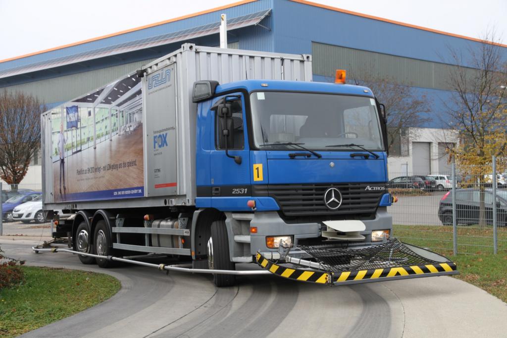 Lkw sind ohne Fahrer unterwegs, bewegen sich wie von Geisterhand, und das schon ziemlich lange. 