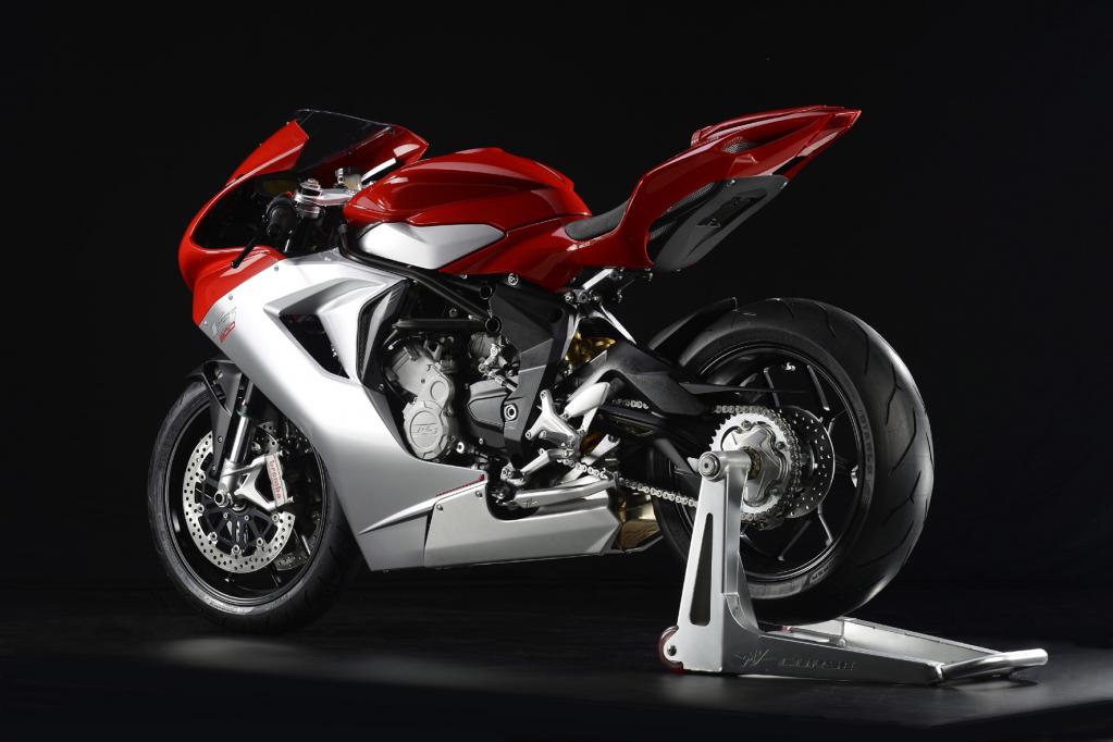 MV Agusta F3 800: Drei Zylinder im Sportlertrimm