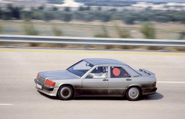 Mercedes 190 E 2.3-16: Weltrekorde für die Weltpremiere