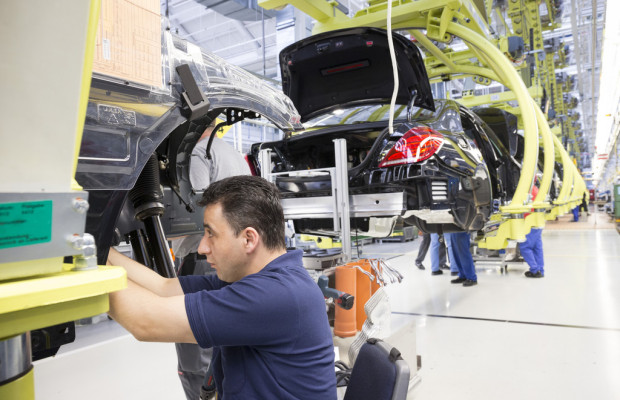 Mercedes-Benz baut mehr Autos als je zuvor