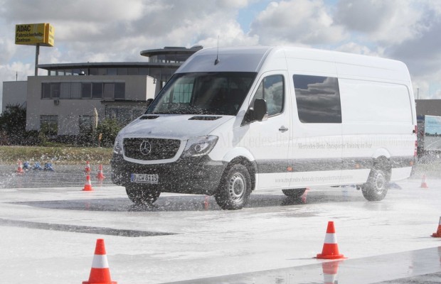 Mercedes-Benz bietet kostenloses Transporter-Training