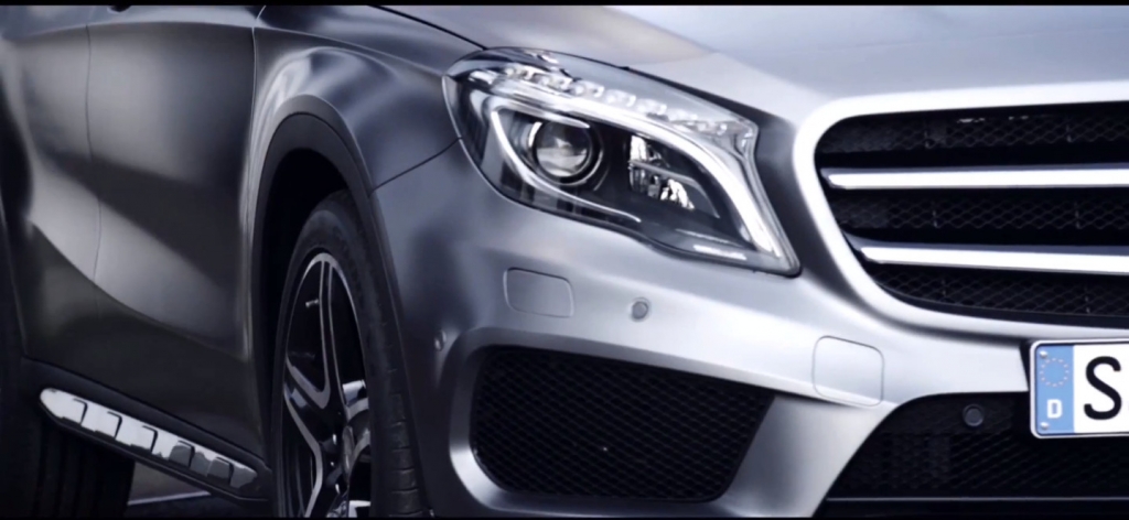 Mercedes zeigt GLA auf Facebook