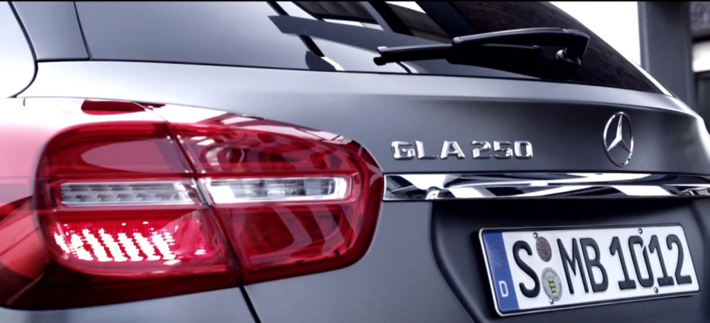 Mercedes zeigt GLA auf Facebook