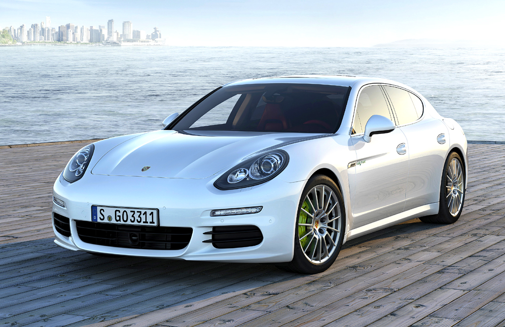 Mit der Kraft zweier Herzen: Panamera S E-Hybrid. 