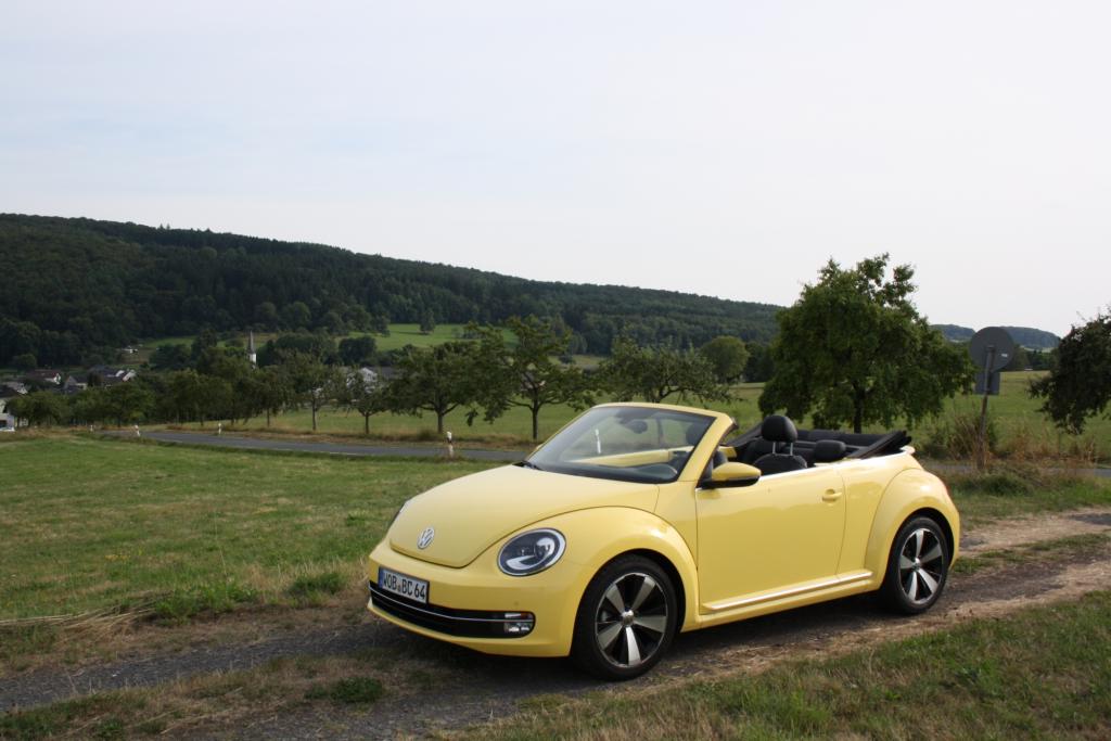 Ohne Aufpreis werden übrigens die schönen Formen des Beetle Cabrio geliefert